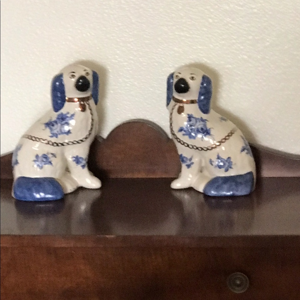 Staffordshire King Charles Spaniel Pottery Dogs